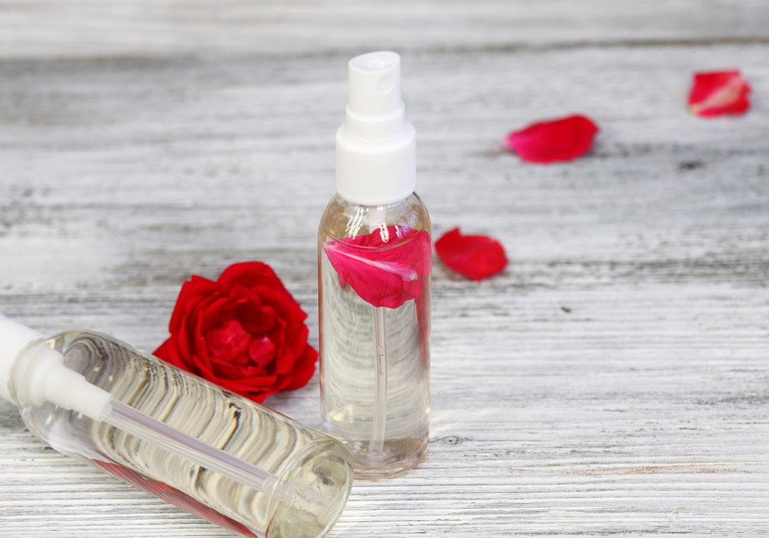Rosalia by Bảo Hiên: 7 cách sử dụng nước hoa hồng cho làn da hoàn hảo